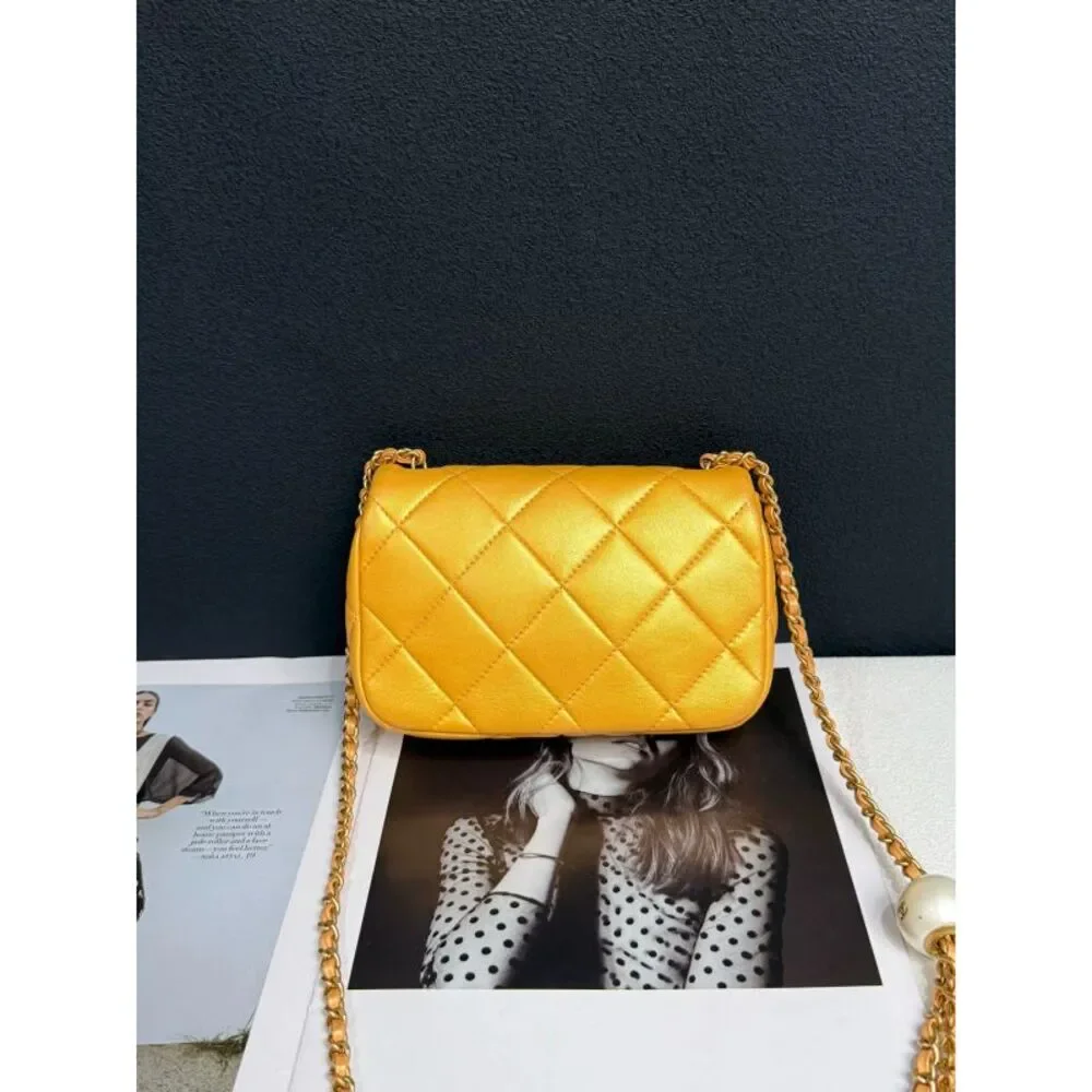 CHANEL brand color